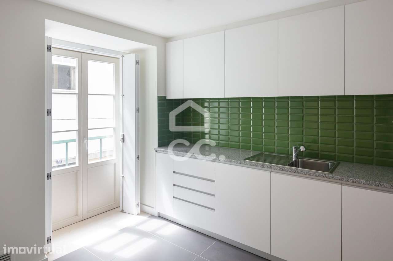 Apartamento T2 semi-novo junto á Universidade de Coimbra. - Grande imagem: 5/17