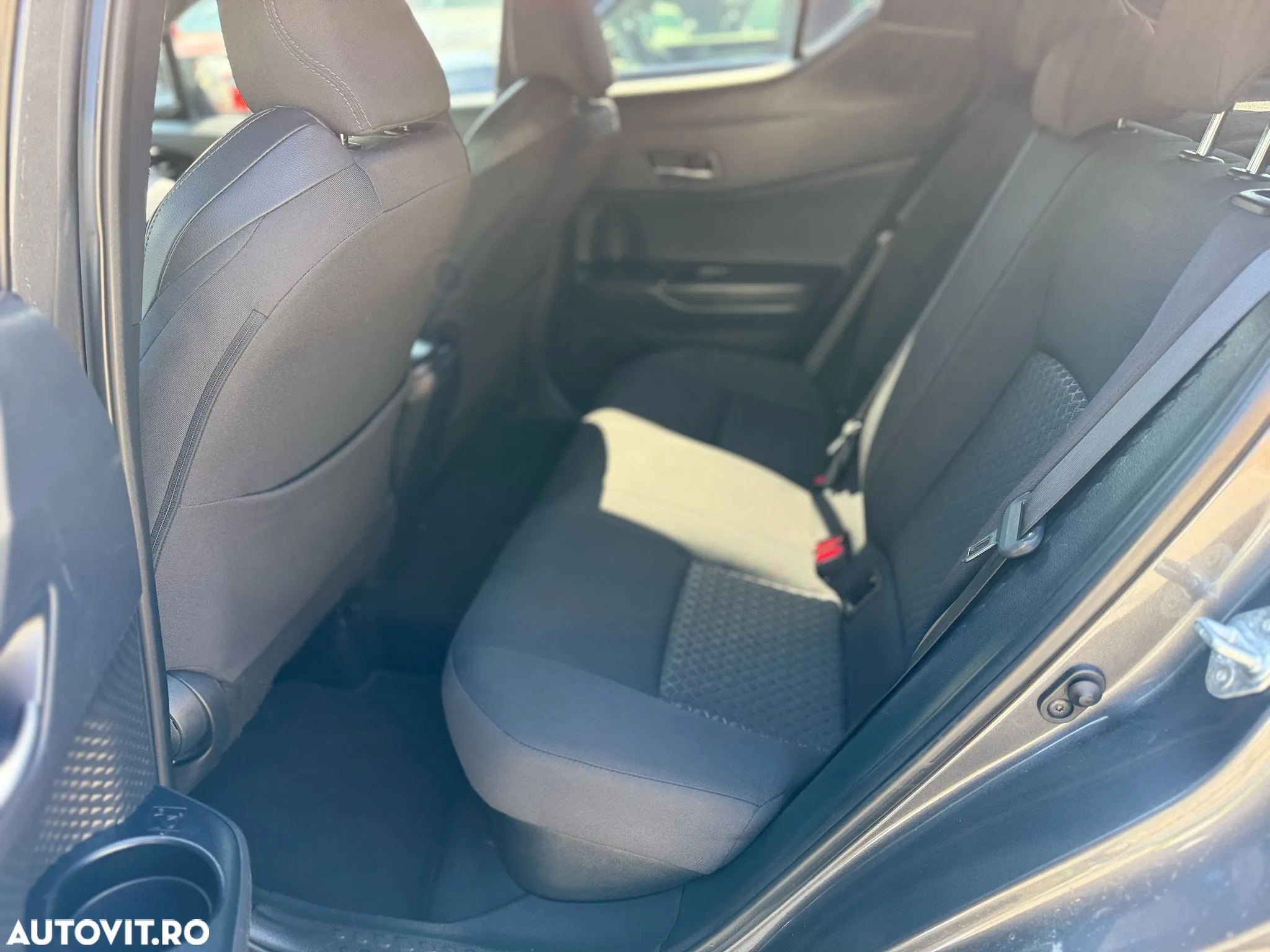 Toyota C-HR 1.8 HSD 122 CP 4x2 CVT Cult - 23