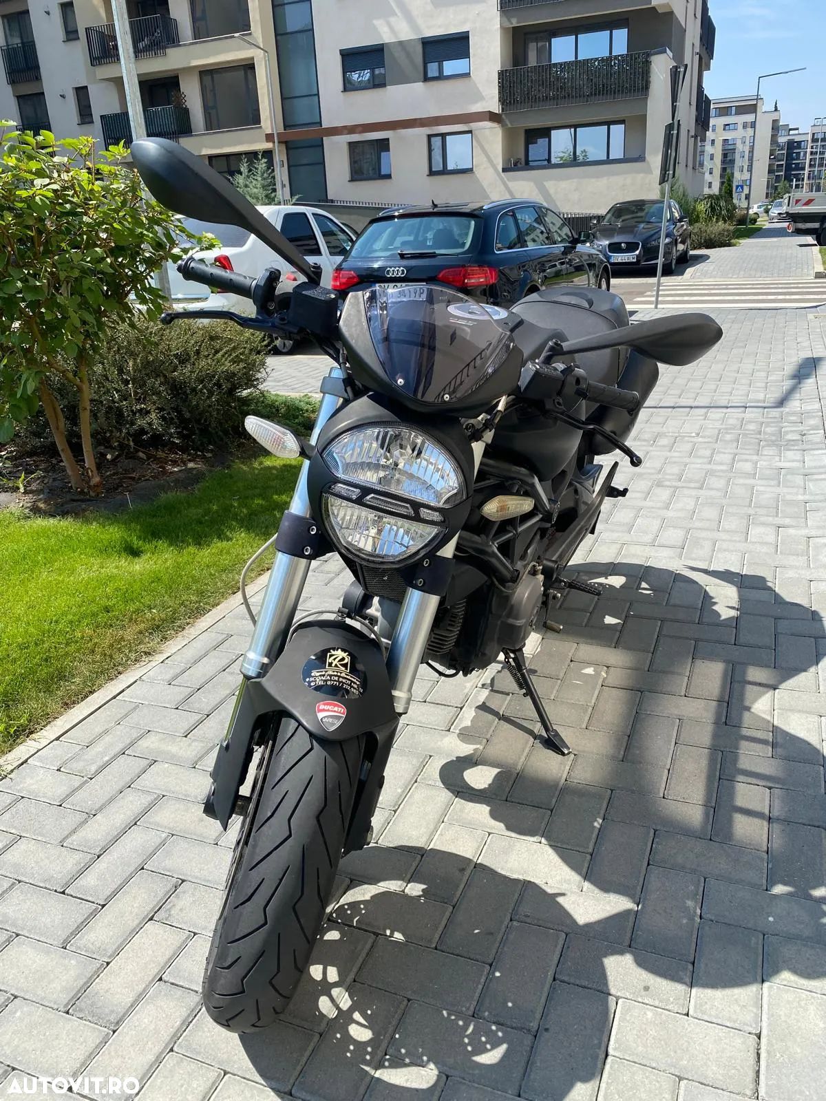 Ducati Monster 696 - 1