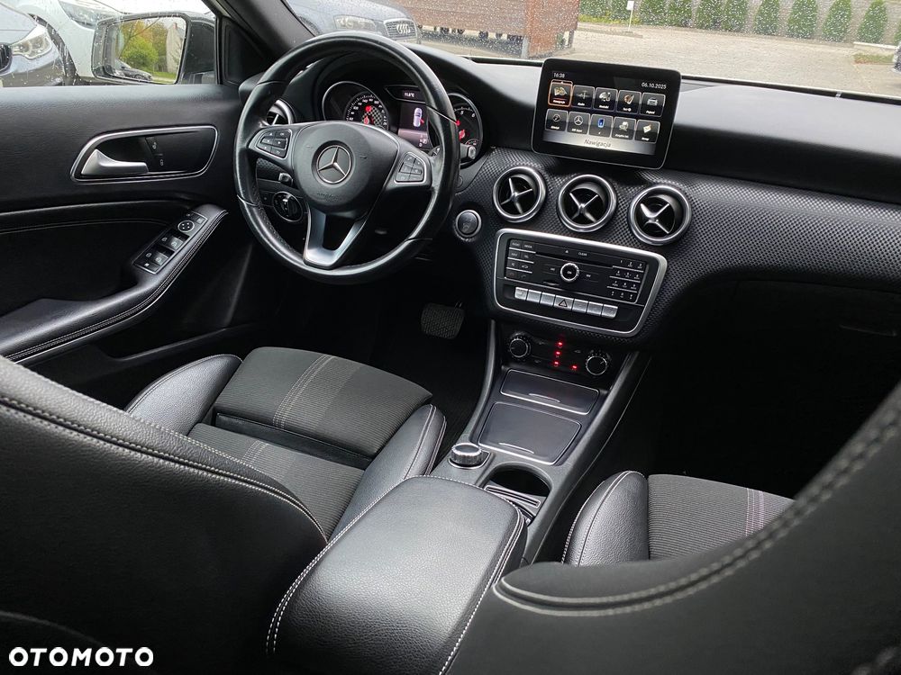 Mercedes-Benz Klasa A 180 7G-DCT Urban - 27