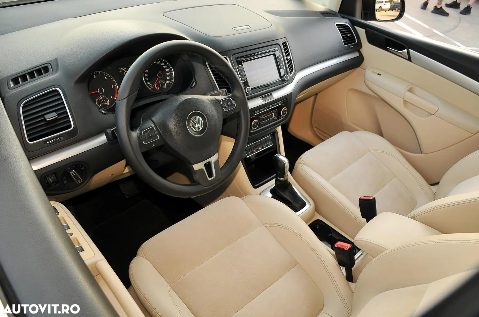 Volkswagen Sharan 2.0 TDI DSG Blue Motion Highline - 2