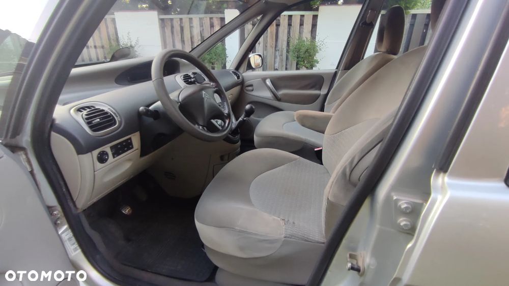 Citroën Xsara Picasso 1.6i 16V SX - 11