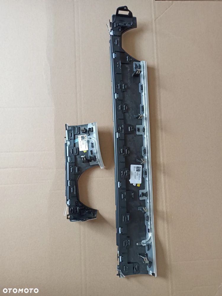 Listwa centralnej konsoli, komplet dekorów Mercedes AMG Edition klas A177 i CLA118 - 7