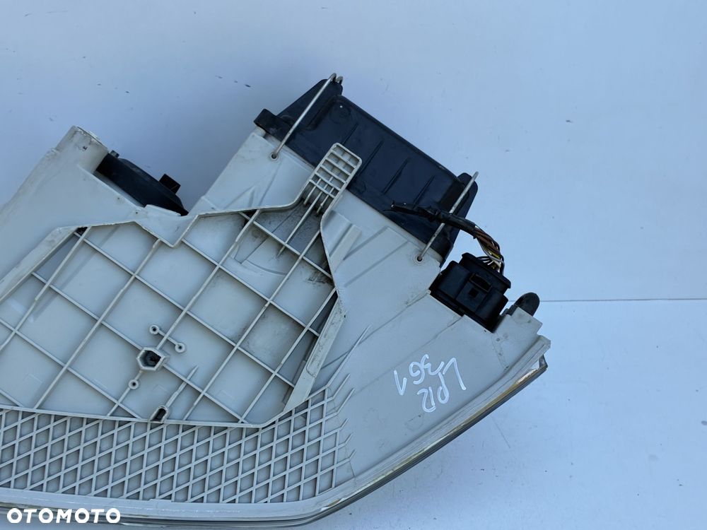 SKODA OCTAVIA 2 LAMPA PRZÓD PRZEDNIA PRAWA  EUROPA - 12
