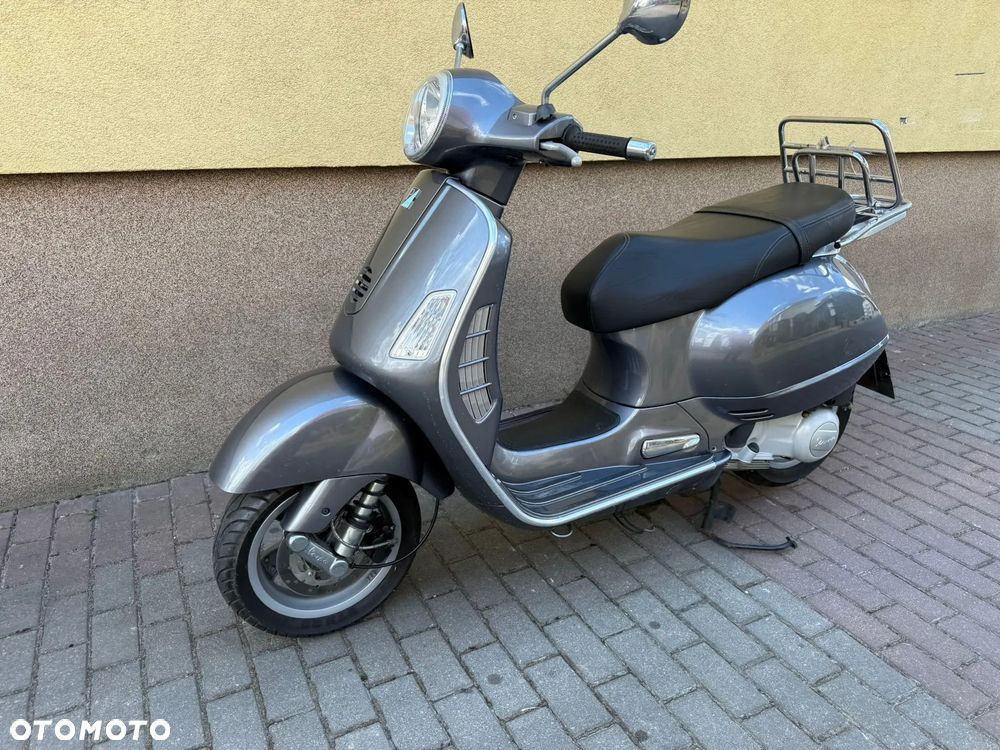 Vespa Grantourismo - 16