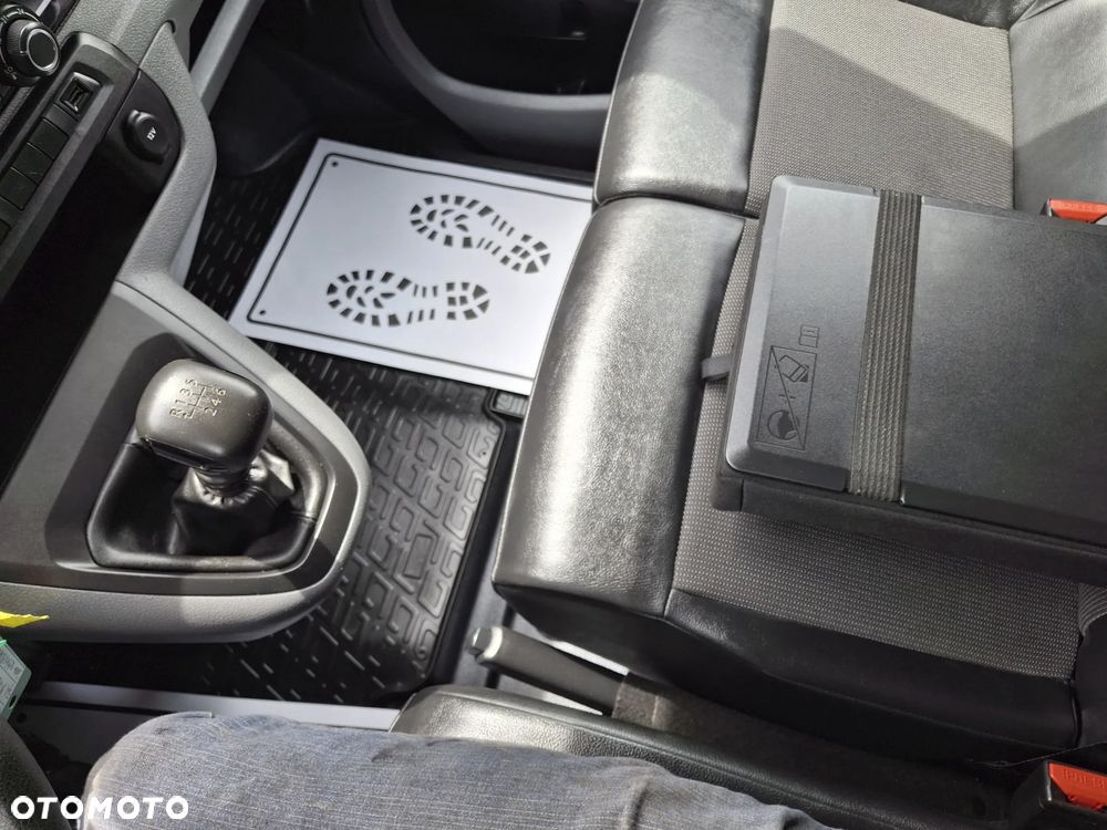 Opel VIVARO - 28