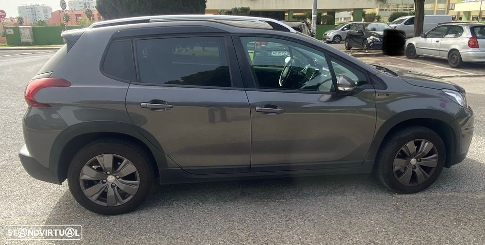 Peugeot 2008 1.2 PureTech Style - 4