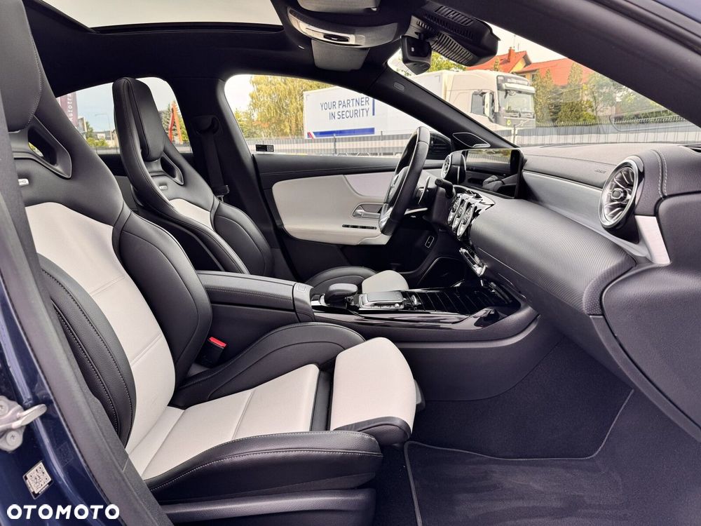 Mercedes-Benz CLA AMG 35 4-Matic 7G-DCT - 23