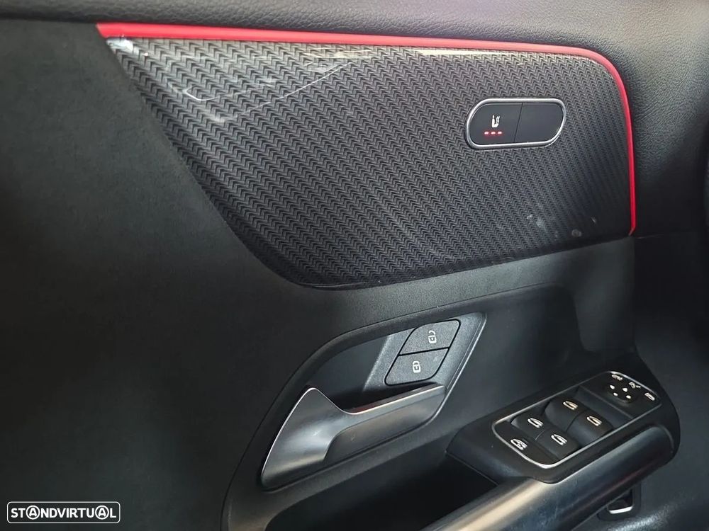 Mercedes-Benz GLA 180 d AMG Line - 14