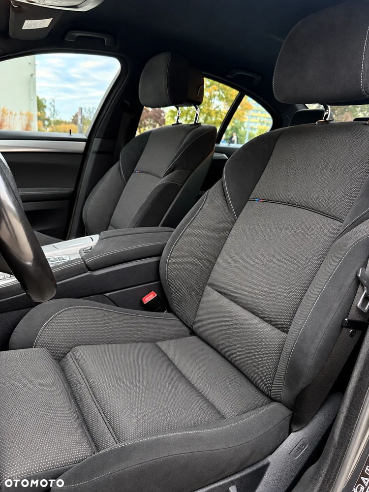 BMW Seria 5 525d xDrive - 13