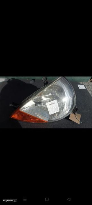 Farol esquerdo Ford KA - 1