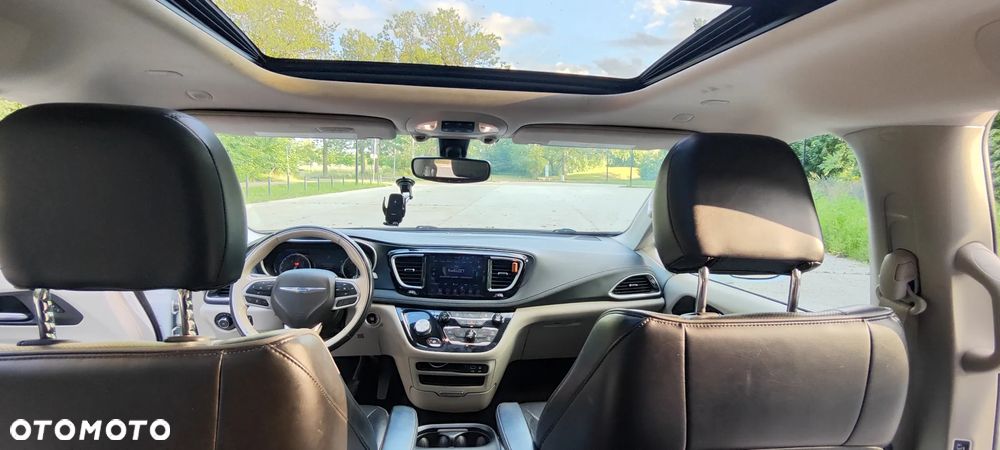 Chrysler Pacifica - 29