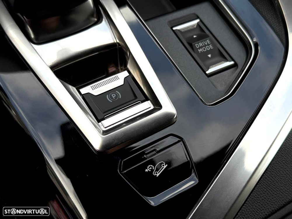Peugeot 3008 1.6 Hybrid4 GT e-EAT8 - 19