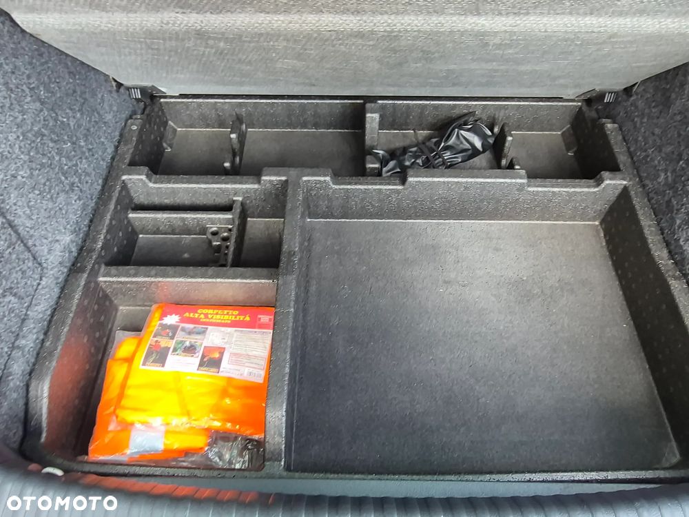 Volkswagen Tiguan - 24