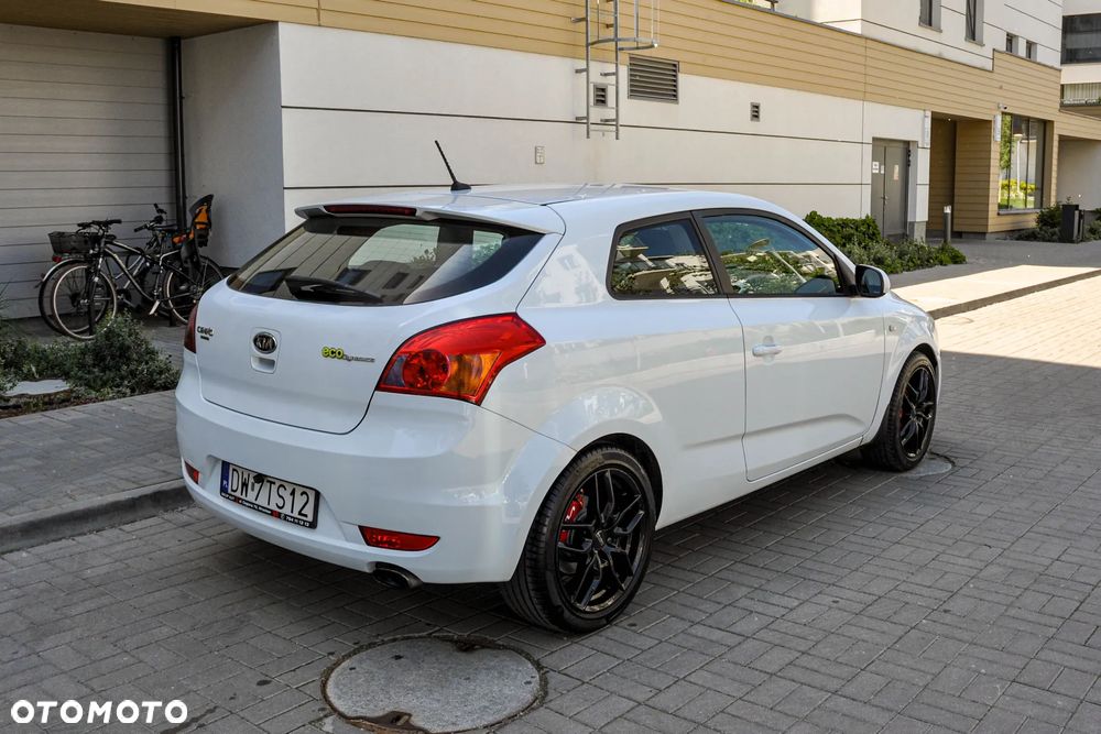Kia ProCeed - 4