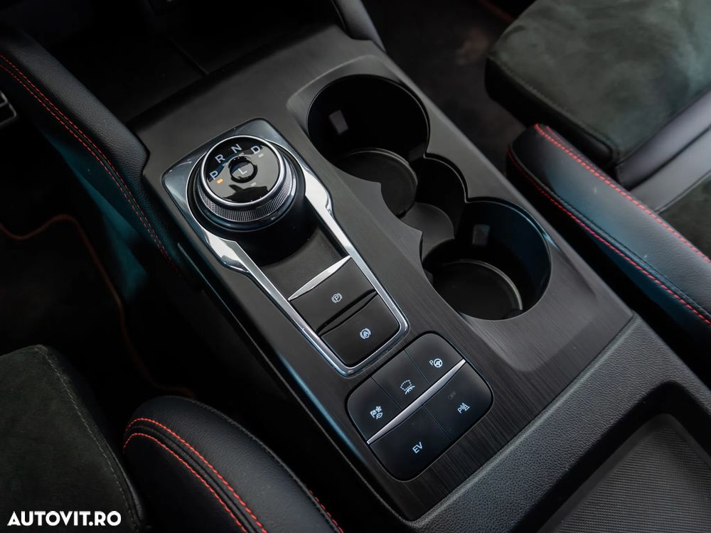 Ford Kuga 2.5 Duratec PHEV ST-LINE - 28