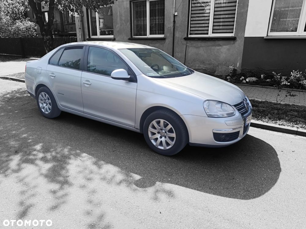 Volkswagen Jetta 1.6 United - 5