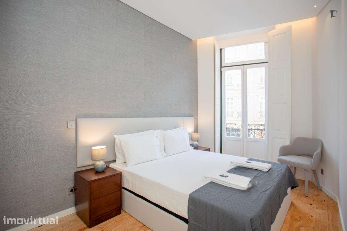 Apartamento com 1 quartos - localizado em Sé Porto - Grande imagem: 2/21