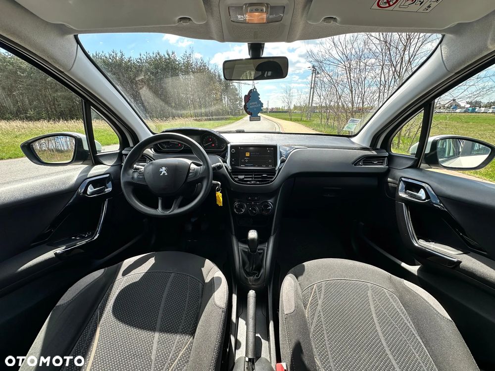Peugeot 208 - 10