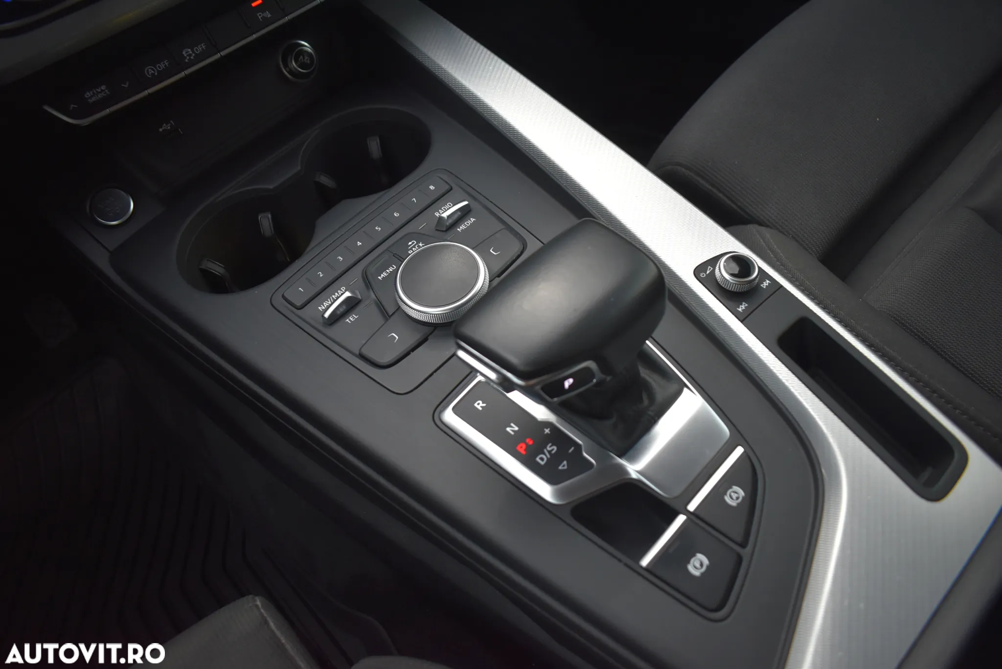 Audi A4 2.0 TDI S tronic - 9