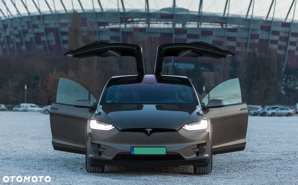 Tesla Model X 90 D - 1