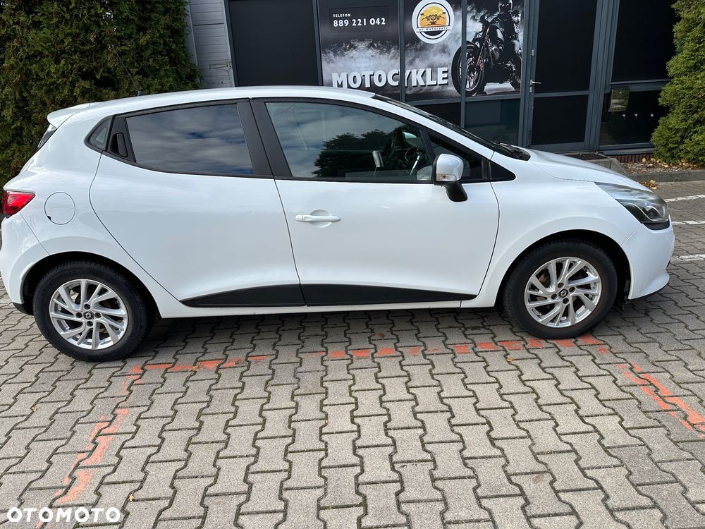 Renault Clio 1.2 16V 75 LIMITED - 8