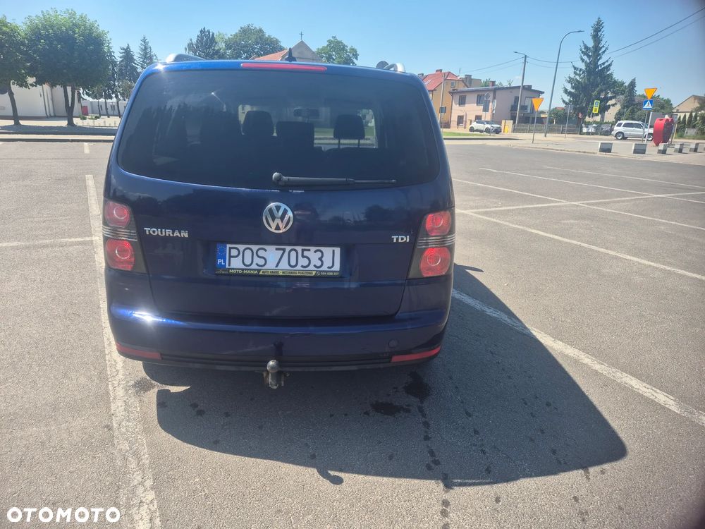 Volkswagen Touran 1.9 TDI Highline DSG - 5