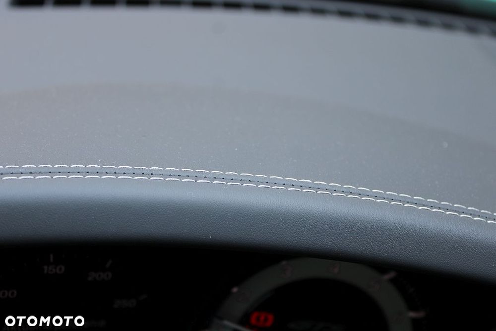 Porsche 911 Carrera 4 GTS - 24