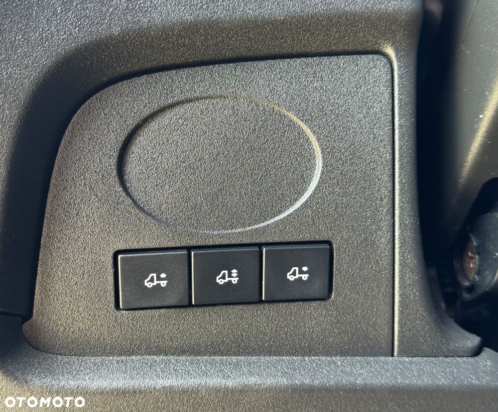 Iveco Daily 2022r‼️50C18‼️3.0 Plandeka 12 Palet 2x Firanka‼️Wysokość rampowa Full LED na bliźniaku Salon Polska Poduszki Pneumatyczne 5,12x2,5x2,35 z tyłu drzwi Spojkar 3.5T - 27