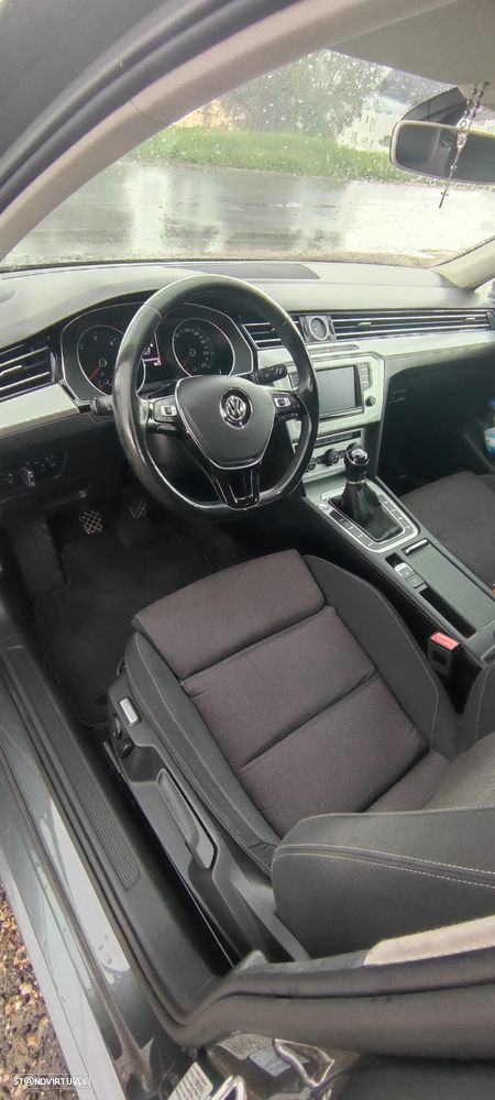 VW Passat 2.0 TDI Confortline - 5