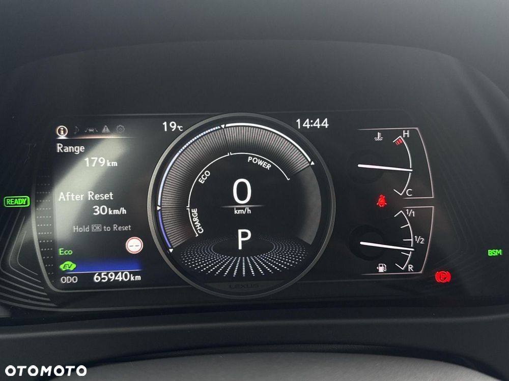 Lexus UX - 13