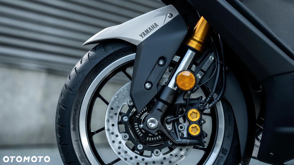 Yamaha Tmax - 16