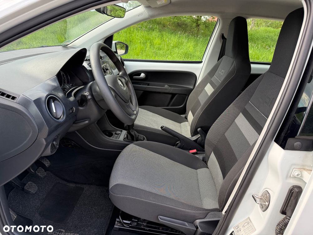 Volkswagen up! Active - 9