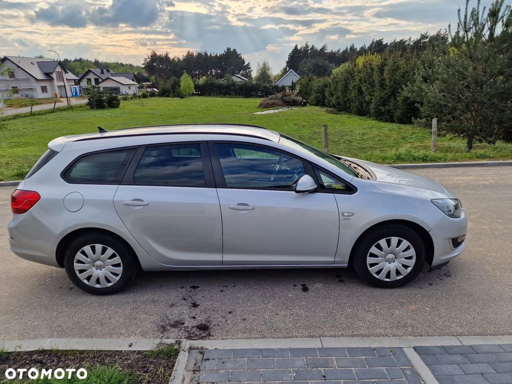 Opel Astra 2013 photo 4