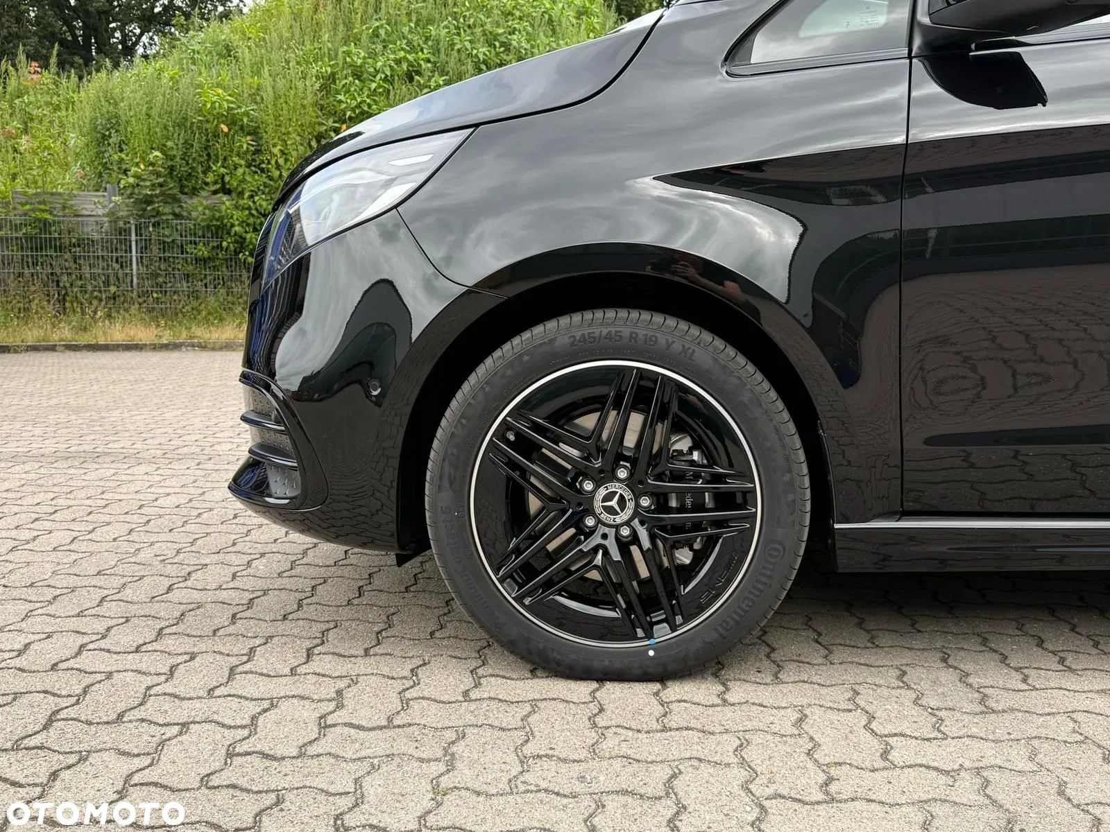 Mercedes-Benz Klasa V 300 d extralang 4Matic 9G-TRONIC Edition 2023 - 9