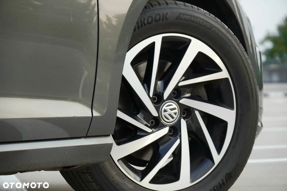 Volkswagen Golf - 10