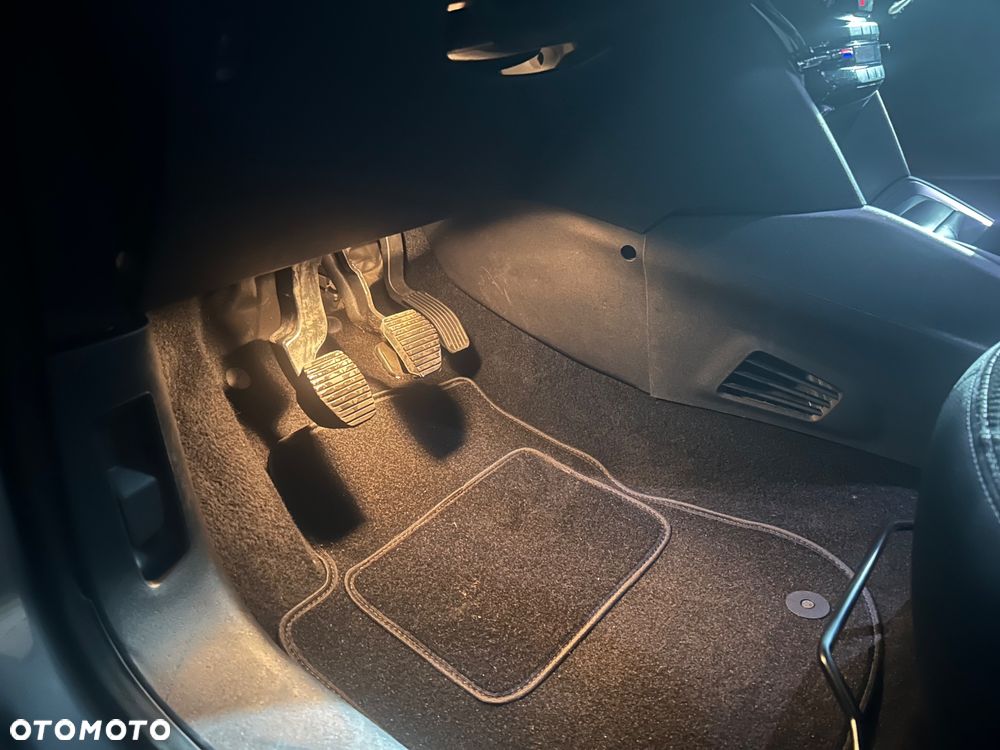 Peugeot 208 PureTech 110 Stop & Start Allure - 24