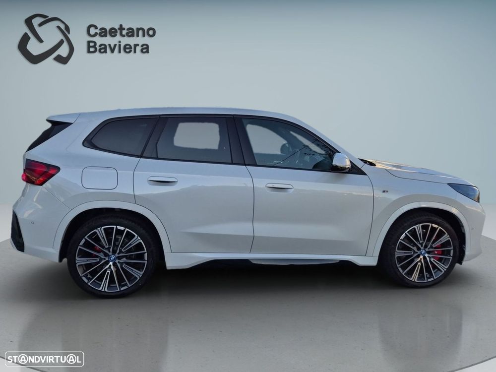 BMW iX1 eDrive20 Pack Desportivo M Pro - 8