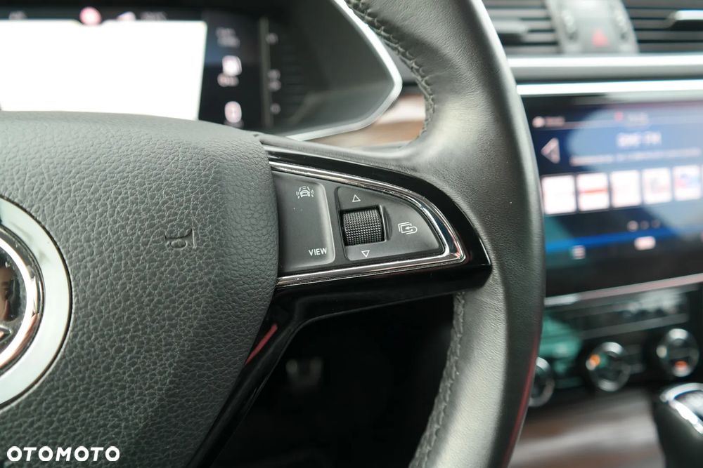 Skoda Superb 2.0 TDI SCR 4x4 Scout DSG - 17