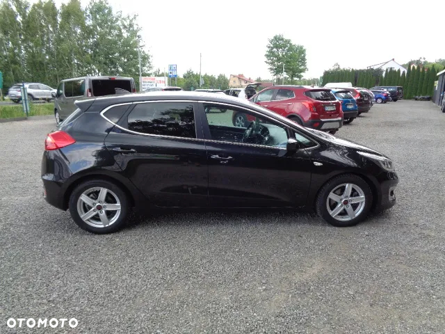 Kia Ceed 1.6 GDI ISG Dream-Team Edition - 7