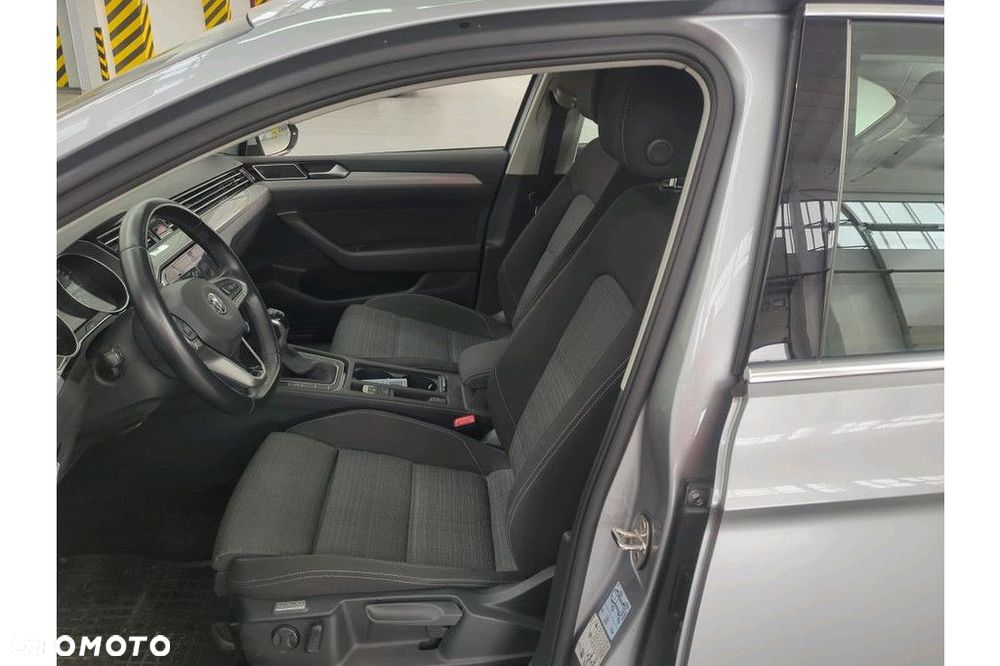 Volkswagen Passat - 5