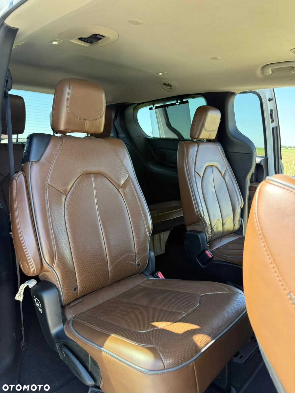 Chrysler Pacifica - 15