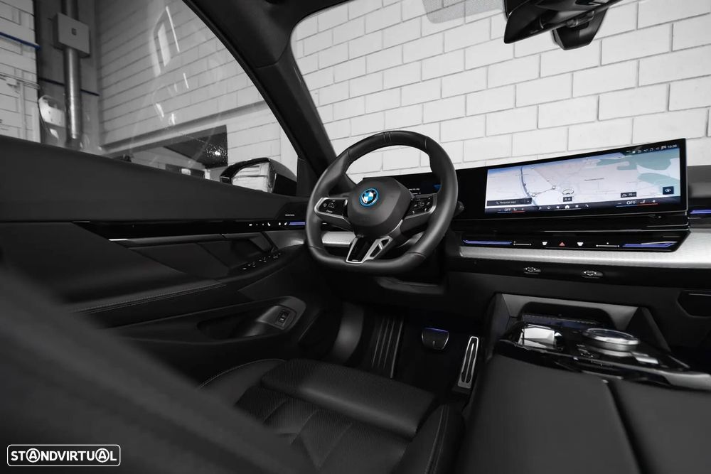BMW 530 e Pack Desportivo M Pro - 43