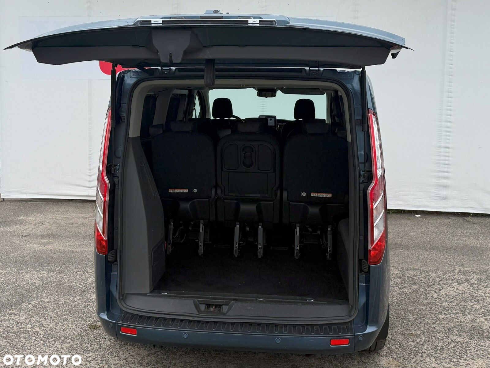 Ford Tourneo Custom - 11