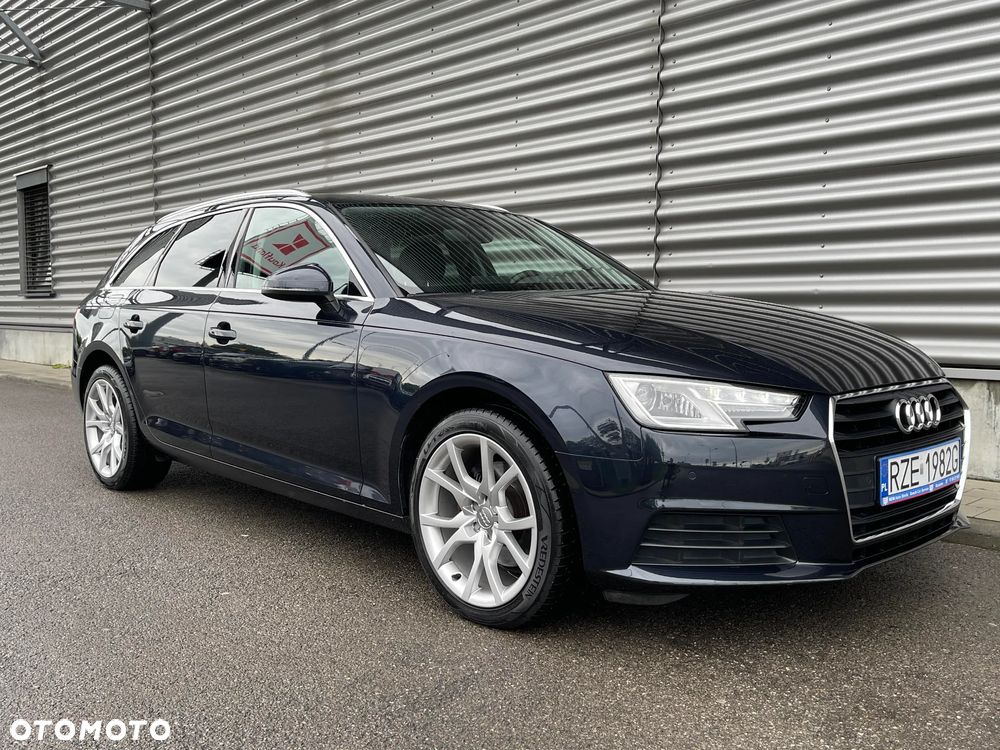 Audi A4 - 1