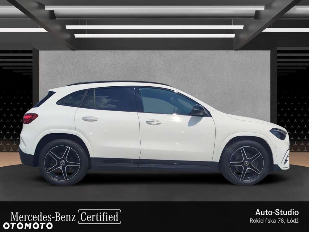 Mercedes-Benz GLA - 8