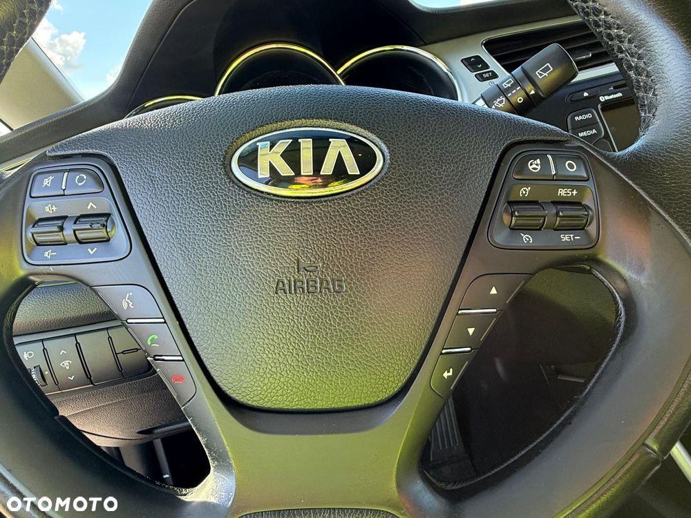 Kia Ceed - 16