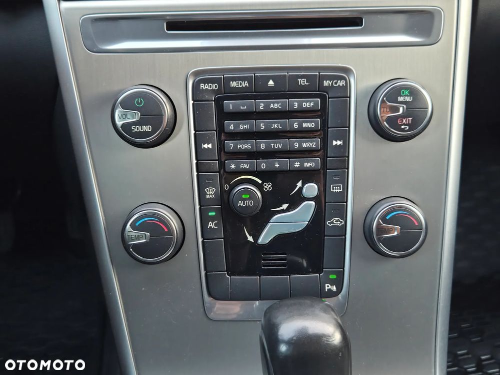 Volvo XC 60 D3 R Design - 19