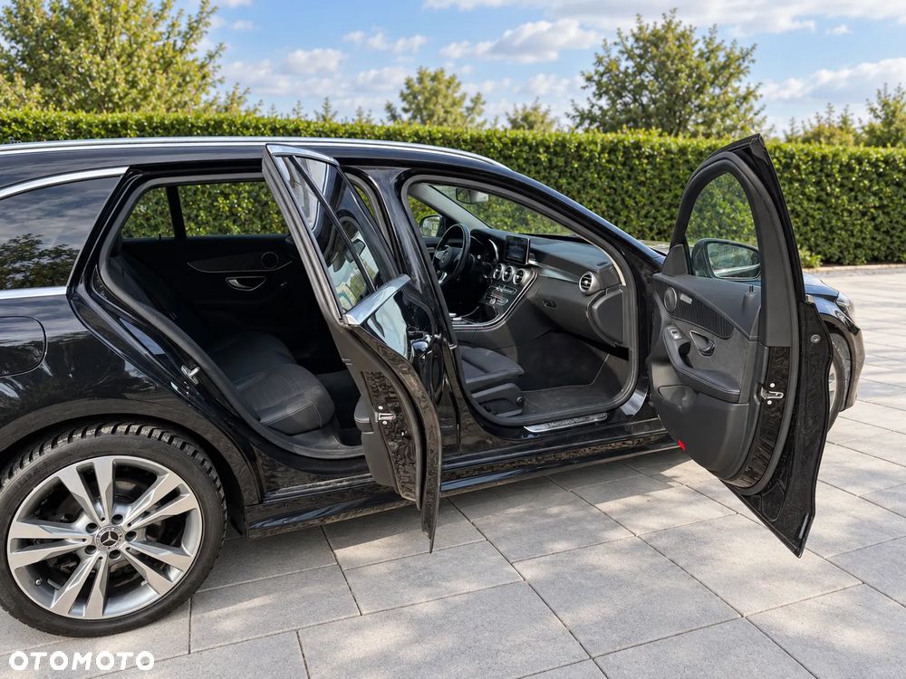Mercedes-Benz C-Class 2016 photo 3