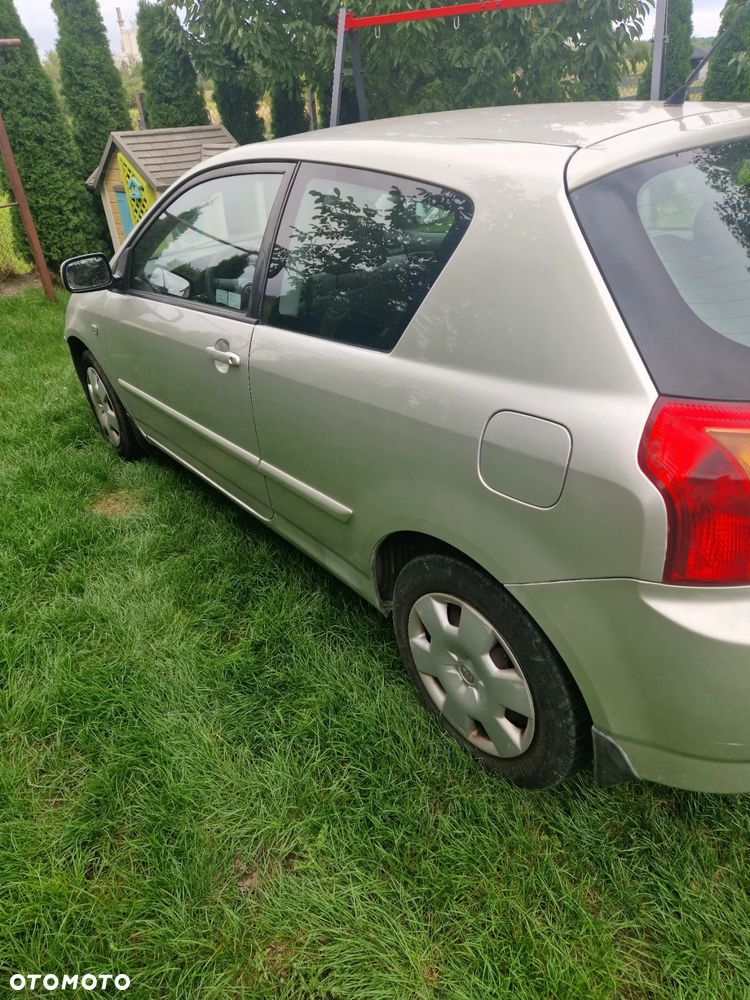 Toyota Corolla 1.6 VVT-i Dynamic - 3